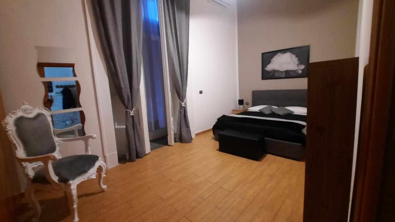 White Home Quartieri Spagnoli Nápoles Exterior foto